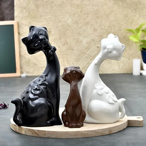 Cat Family Antique Finish Showpiece - Elegant Home Decor Figurine for Living Roo